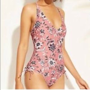 One piece swimsuit adjustable straps